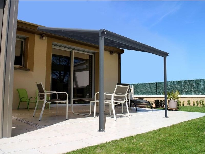 Hliníková pergola LanitPlast Wall 33, š. 3,12 × d. 3 m + PC 6 mm (opál)